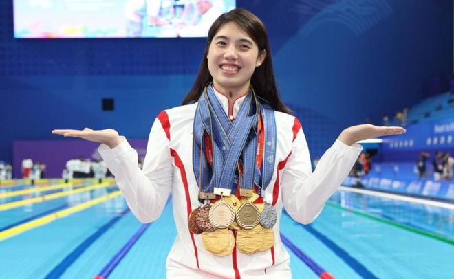 英国选手壮获蝶泳金