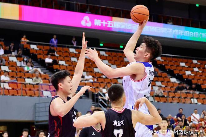 关于江苏男篮备战对抗浙江队，全队精气神十足的信息