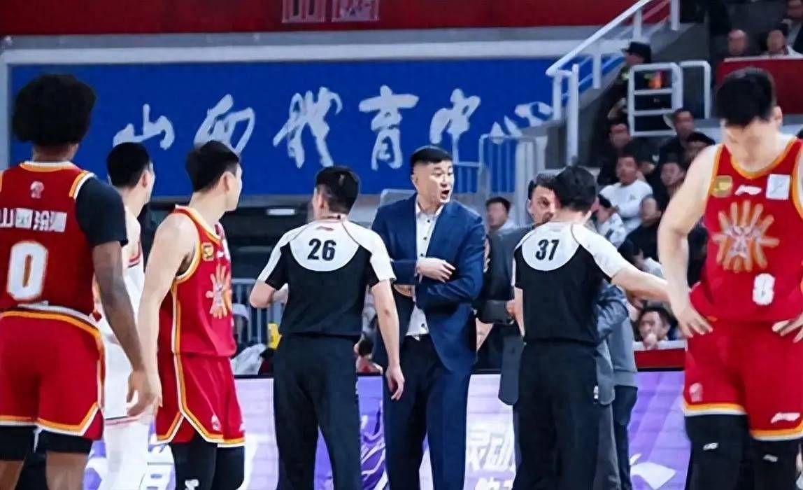 周琦15+9首钢胜深圳郭艾伦40分广州不敌北控(周琦转会北京首钢)