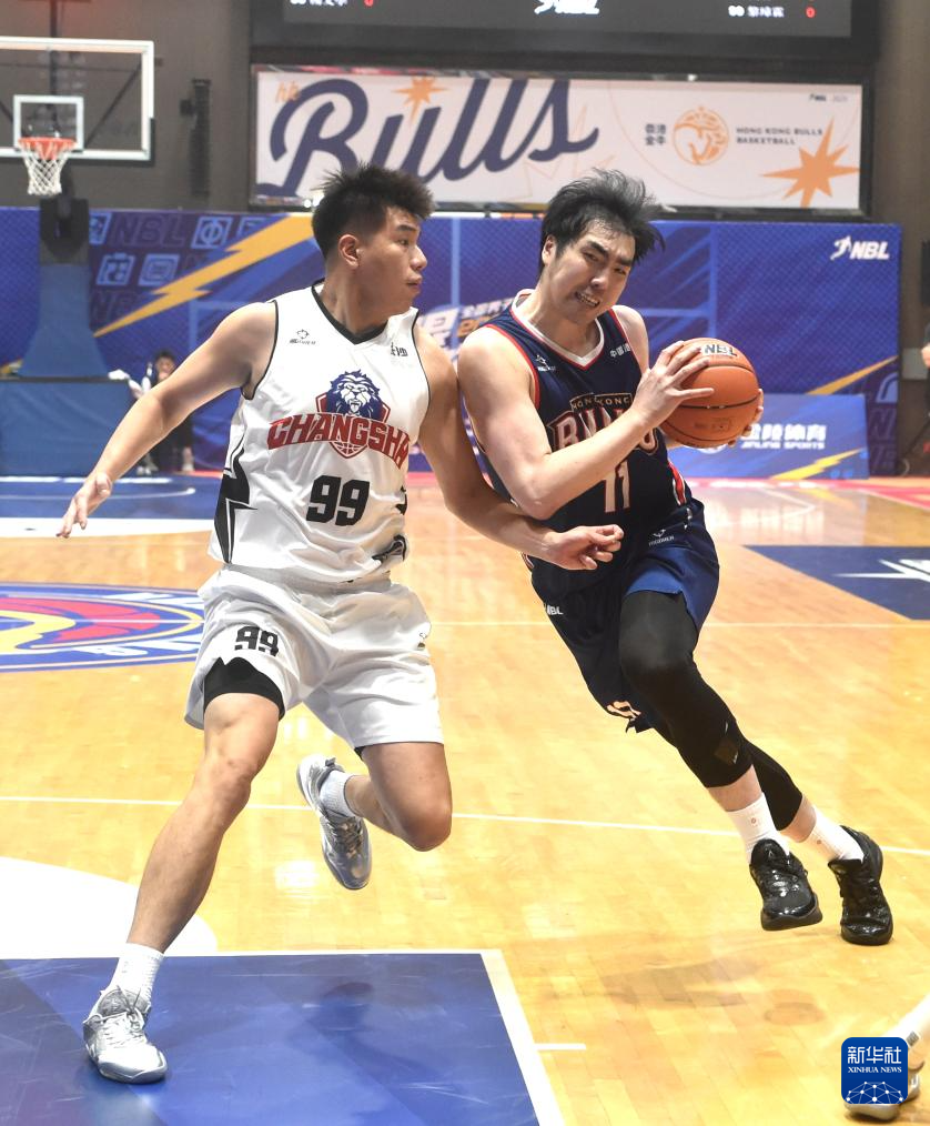 NBL揭幕战：卫冕冠军香港金牛逆转长沙勇胜詹姆斯21+8引3人上双