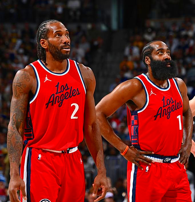 关于NBA快船交易第2步：正式裁掉中锋尤班克斯&度过澄清期将加盟国王的信息