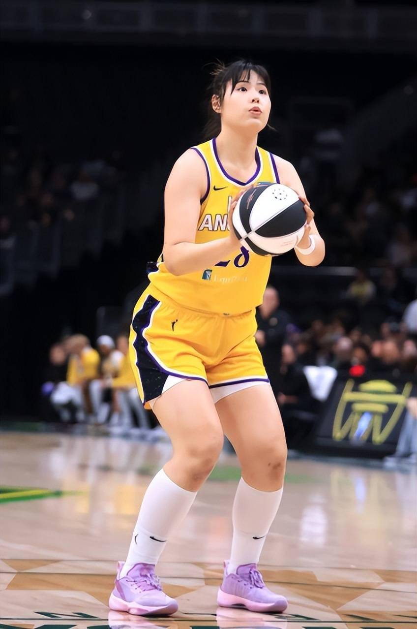 手感不佳！李月汝7中1得4分4篮板WNBA飞翼不敌王牌