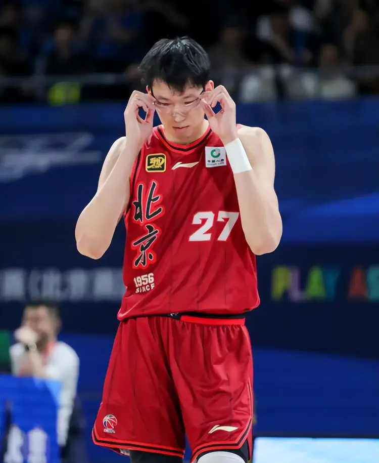 亚美体育网址-周琦NBA生涯集锦混剪，愿你早日伤愈归来！