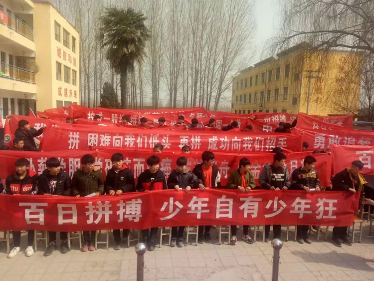 亚美体育平台-包含集结号角！女子足球团队浴火重生！的词条
